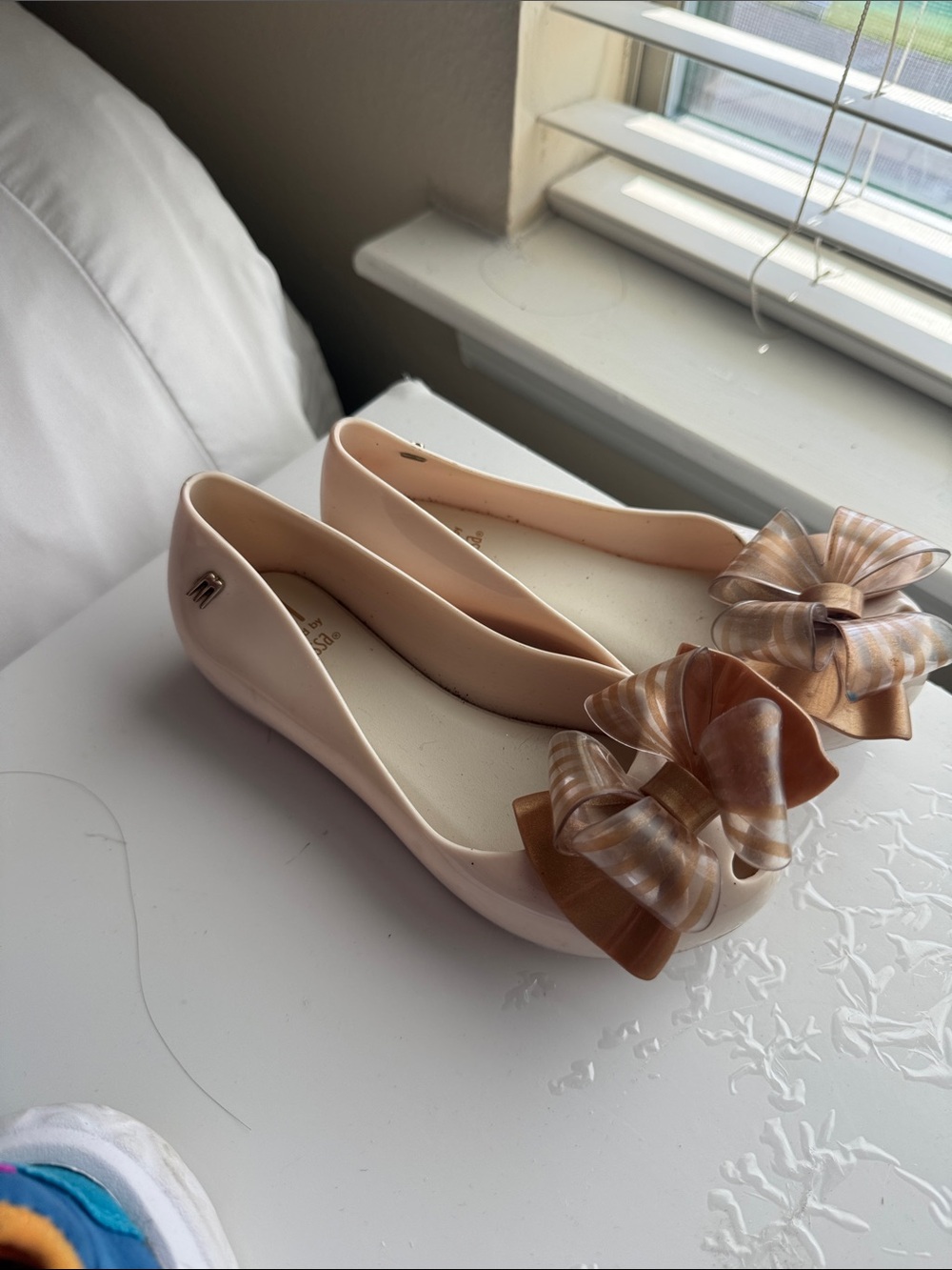 Toddler girl size 11T  Mini Melissa  Nude Ballet Flats with Decorative Bow